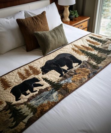 Rustic Woodland Mama Bear Quilted Bed Scarf - Luxury Cotton-Blend Bed Runner For Cabin & Lodge Décor, Reversible, Machine Washable