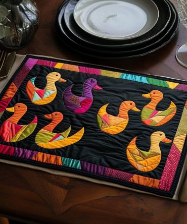 Monochrome Duck Quilted Placemat — Minimalist Black & White Waterfowl Table Mat, Stain-Resistant, Cushioned, Machine Wash, Modern Kitchen Decor