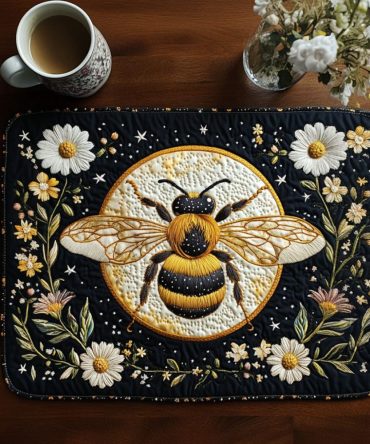 Moonlit Daisy Bee Quilted Placemat - Elegant Nighttime Floral Table Mat, Soft Quilted Protection for Dining & Entertaining