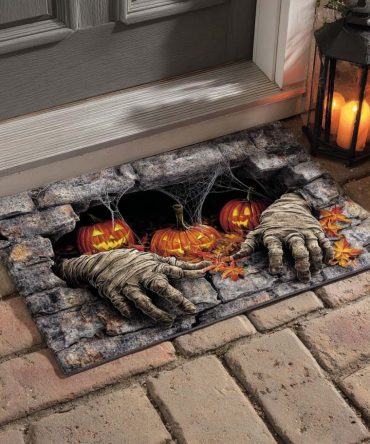 Pumpkin Lair Porch Mat — Charming Pumpkin & Autumn Leaves Doormat, Durable Coir Fall Welcome Rug For Front Door Seasonal Decor