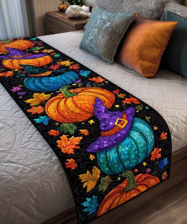 Pumpkin Night Quilted Bed Runner - Cozy Harvest Accent Throw For Beds & Sofas , Warm Autumn Hues, Soft Cotton, Reversible