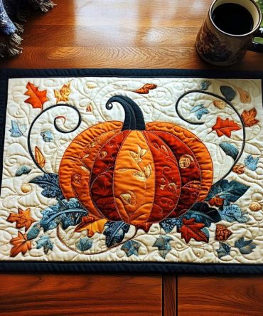 Pumpkin Harvest Quilted Placemat — Cozy Autumn Table Accent, Durable Cotton Quilting for Fall & Holiday Dining