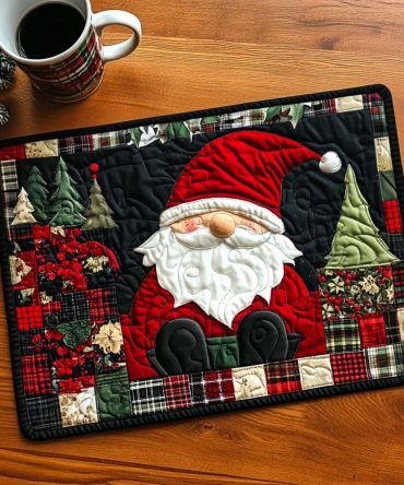 Santa Joy Quilted Christmas Placemat - Festive Holiday Table Protector, Padded Cotton-Blend Mat for Seasonal Dining & Entertaining
