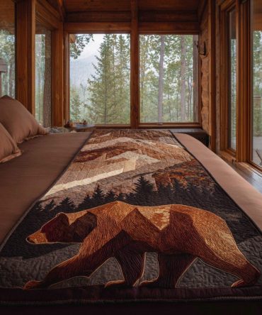Shadow Guardian Quilted Bed Runner - Dark Woodland & Bear-Themed Decorative Throw For Queen/King Beds, Reversible Rustic Accent