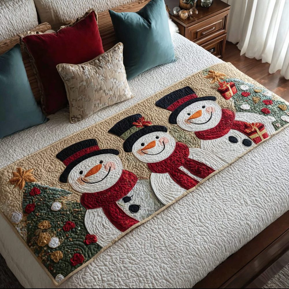 Snowman Delight Quilted Bed Runner - Playful Winter Bedding Accent For Kids' Rooms & Guest Beds, Soft Holiday Décor
