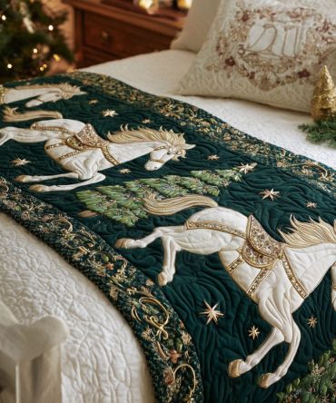 Starry Stallion Quilted Holiday Bed Scarf — Elegant Horse Motif Christmas Runner, Luxury Reversible Bedding Accent For Master Bedroom