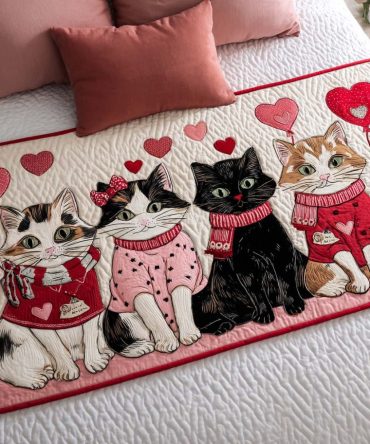 Sweet Purr Love Quilted Bed Runner — Whimsical Cat Motif With Hearts, Soft Quilting For Cozy, Charming Bedrooms