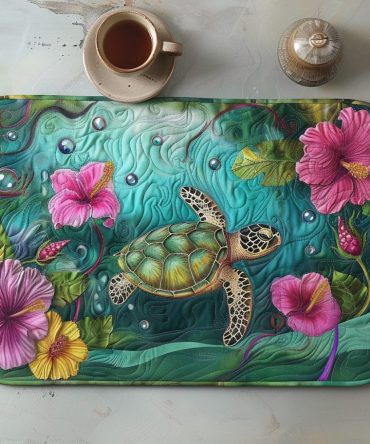 Sea Turtle & Hibiscus Quilted Placemat — Coastal Tropical Table Mat, Soft Cotton, Summer Dining Decor, Heat-Resistant, Machine Washable