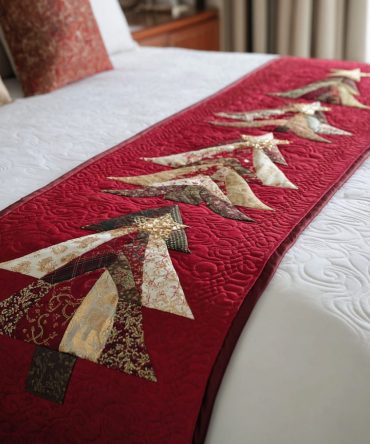 Vintage Pines Holiday Quilted Bed Scarf — Premium Festive Bed Runner For Bedroom Decor, Quilted Pine Pattern, Soft Machine-Washable Accent