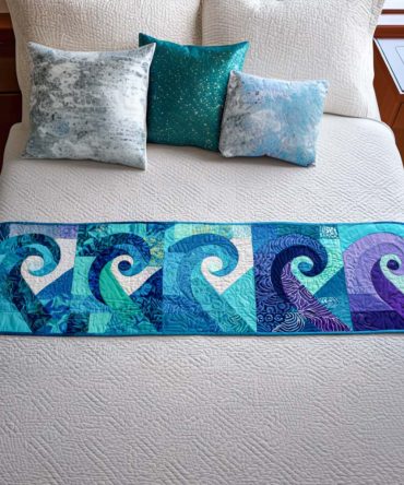 Elegant Quilted Wave Bed Runner — Ocean-Inspired Decorative Bed Scarf For King & Queen Beds, Soft Durable Finish
