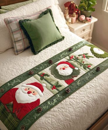 Winter Berries Quilted Bed Runner - Festive Berry-Themed Bedding Accent, Reversible Quilted Throw For Queen & King Beds, Classic Holiday Styling