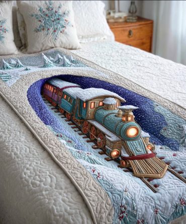 Winter Rail Quilted Bed Runner — Cozy Train-Inspired Accent For Holiday Bedrooms, Charming Seasonal Bedding Layer