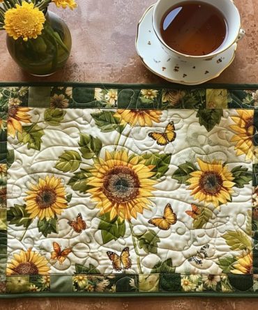 Lemon Sunflower Quilted Placemat — Bright Summer Table Decor, Vibrant Floral Cotton Placemat for Kitchen & Patio