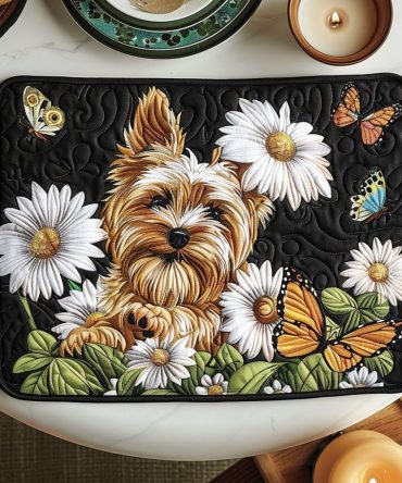 Handcrafted Yorkshire Charm Quilted Placemat — Cottage Table Decor, Durable Cotton-Blend, Machine-Washable & Heat-Resistant for Cozy Dining