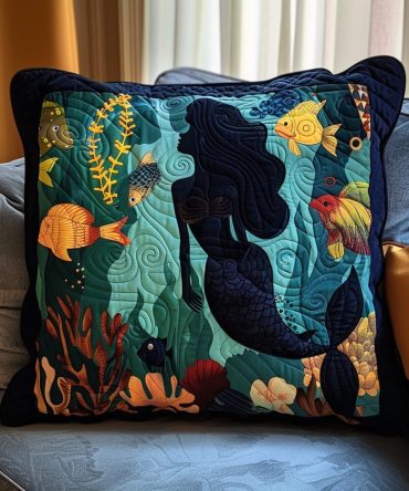 Seaside Splendor Quilted Throw Pillow Cover - Elegant Shell & Stripe Coastal Cushion Case For Beach Living, Plush Quilting, Fade-Resistant