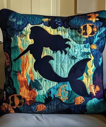 Ocean Odyssey Quilted Pillow Cover - Nautical Journey Decorative Cushion Case With Wave Motifs, Stylish Coastal Accent For Sofas & Beds