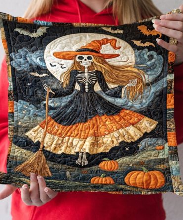 Spooky Cat Quilted Pillow Cover — Halloween Black Cat Throw Pillow Case For Seasonal Decor, Cozy Haunted House & Whimsical Interiors