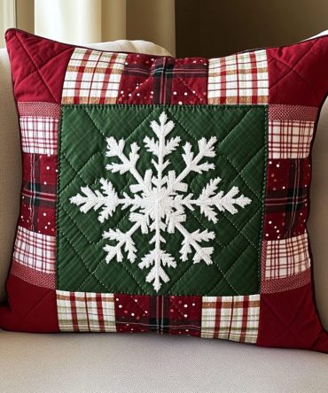Alpine Charm Quilted Pillow Cover — Rustic Snowflake Decor Pillowcase For Cozy Cabin & Holiday Styling, Soft Touch