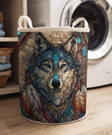 Ancient Trail Quilted Wolf Laundry Basket — Rustic Collapsible Hamper, Durable Animal-Themed Fabric Storage For Cabin & Outdoor Style