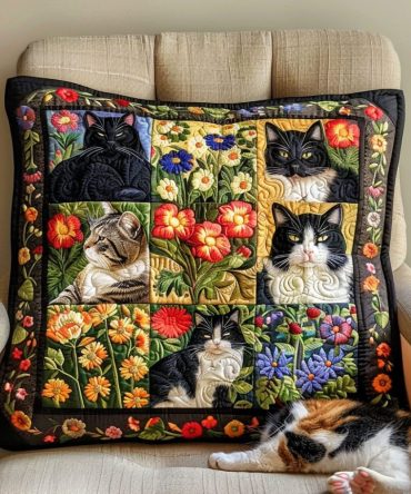 Modern Artistic Cat Quilt Pillow Cover – Statement Feline Art For Contemporary Living Rooms, Bedrooms & Creative Spaces (Premium Textured Cover)