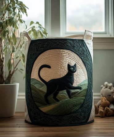 Black Cat In The Glade Quilted Laundry Basket - Stylish Animal-Print Fabric Hamper For Bedroom & Nursery , Collapsible, Lightweight Laundry Organizer