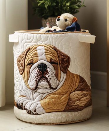 Bulldog Spirit Den Quilted Laundry Hamper – Team Pride Foldable Fabric Basket With Handles, Sturdy Pet & Sports Fan Storage