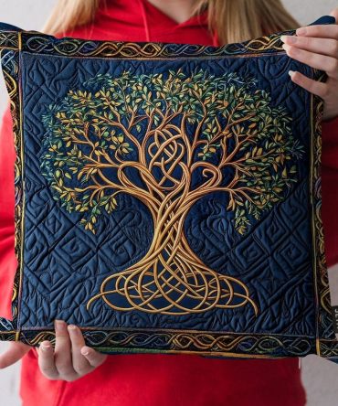 Celtic Heritage Quilted Throw Pillow Cover — Intricate Knotwork Decorative Pillowcase, Textured Cotton-Blend For Timeless Traditional Style