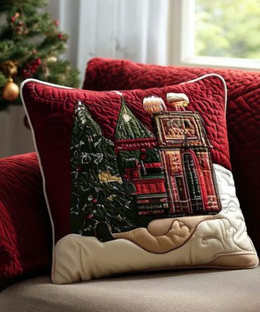 Christmas Eve Quilted Pillow Cover — Festive Smiling Characters Decorative Throw For Holiday Decor, Cozy Accent For Couch