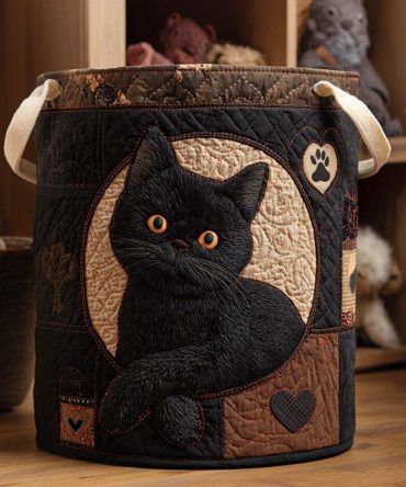 Classic Paws Quilted Laundry Hamper — Timeless Pawprint Storage Basket With Durable Quilting, Collapsible Design & Easy-Carry Handles