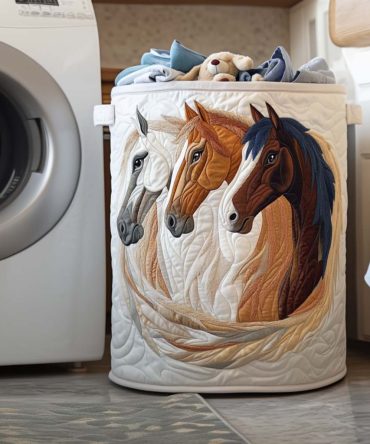 Country Horse Quilted Laundry Hamper — Equestrian-Print Fabric Basket With Handles, Foldable Hamper For Rustic Home Organization