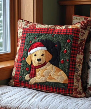 Festive Quilted Labrador Christmas Pillow Cover — Cuddly Holiday Dog Print Cushion Case For Sofa & Bed, Hidden Zipper, Machine-Washable