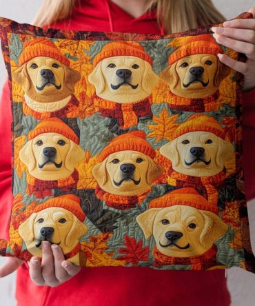 Fall-In Retriever Quilted Pillow Cover - Autumn Harvest Dog Design, Textured Quilted Decorative Cover For Couch & Bed, Machine Washable