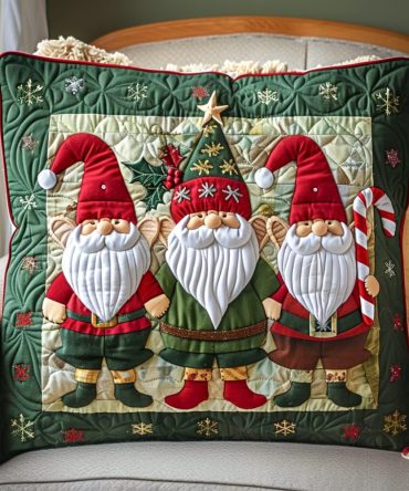 Festive Gnome Trio Quilted Pillow Cover - Holiday Gnomes Throw Pillowcase, Soft Cotton, Machine-Washable Festive Accent For Couch & Entryway