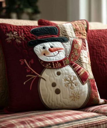 Festive Nights Quilted Pillow Cover - Sparkling Holiday Throw Pillowcase For Christmas Evenings, Cozy Sofa & Seasonal Entertaining