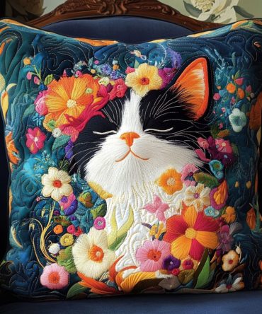 Premium Quilted Pillow Cover With Floral Cat Artwork, Soft Cotton Blend, Machine-Washable Decorative Throw Pillowcase For Living Room & Bedroom
