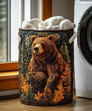 Forest Bear Quilted Laundry Hamper — Rustic Bear-Themed Quilted Laundry Basket, Foldable Storage Bin With Comfortable Carry Handles