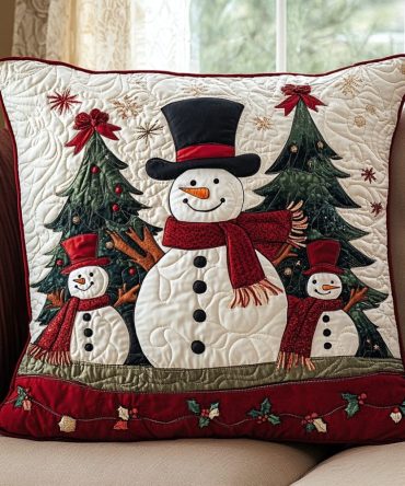 Frosty Friends Quilted Holiday Pillow Cover - Charming Snowman Duo Design, Soft Festive Throw Pillowcase For Winter Mantel & Kids' Rooms