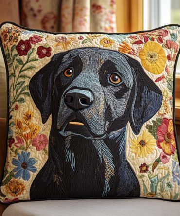 Furry Floral Labrador Quilted Pillow Cover — Soft Cotton Throw Case With Detailed Dog Portrait And Floral Accents For Stylish Pet Homes