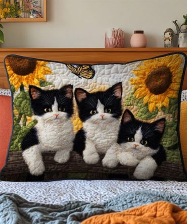 Garden Cat Quilted Pillow Cover — Charming Floral & Cat Decorative Throw Pillowcase For Living Room, Nursery & Cozy Home Accents