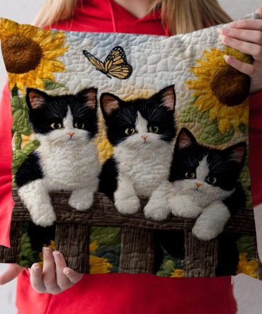 Garden Cat Quilted Throw Pillow Cover — Botanical Stitched Square Pillowcase With Charming Cat Motif For Indoor And Sunroom Accents