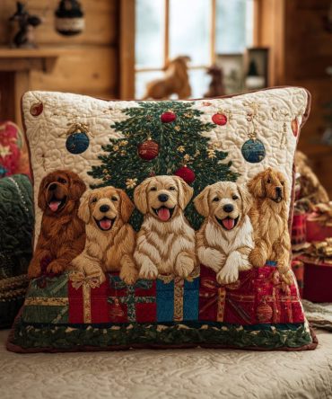 Golden Retriever Holiday Quilted Pillow Cover — Heartwarming Dog-Themed Decorative Throw For Family Rooms, Durable & Washable