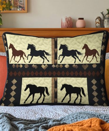 Horse Plains Quilted Pillowcase — Western Equestrian Motif Decorative Cover, Rustic Horse-Themed Accent For Living Room & Bedroom, Durable Fabric