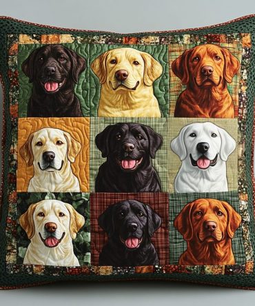 Labrador Holiday Charm Quilted Pillow Cover — Festive Labrador Dog Decorative Throw Pillowcase, Cozy Quilted Texture, Durable & Machine Washable