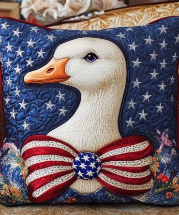 Liberty Goose Premium Quilted Decorative Pillow Cover — Soft Cotton-Blend Patriotic Throw Pillowcase, Machine-Washable Accent For Sofas & Beds