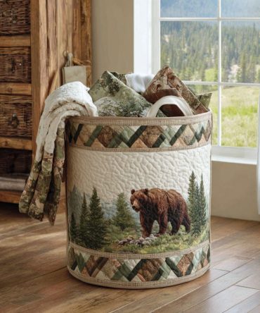 Mountain Prowler Quilted Laundry Hamper — Adventurous Wildlife Motif, Collapsible Storage Basket With Sturdy Handles For Modern Homes