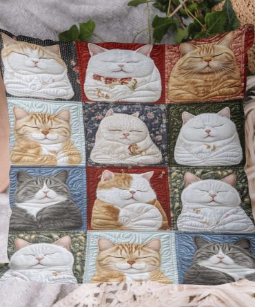 Elegant Quilted Cat Pillow Cover — Serene Feline Decorative Throw Pillowcase For Sofas & Beds, Durable, Machine Friendly