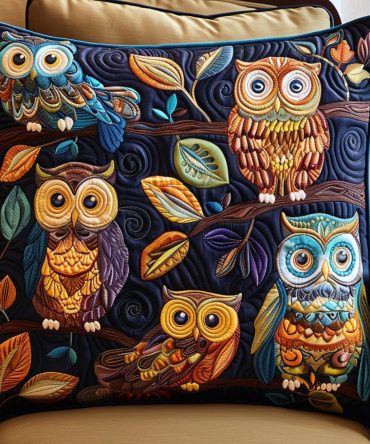 Night Owls Quilted Pillowcase — Midnight-Themed Quilted Decorative Pillow Cover With Charming Owl Design For Bedrooms & Lounge Spaces