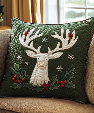 Nordic Reindeer Quilted Pillow Cover — Scandinavian-Style Christmas Throw Pillowcase For Cozy Winter Home Decor