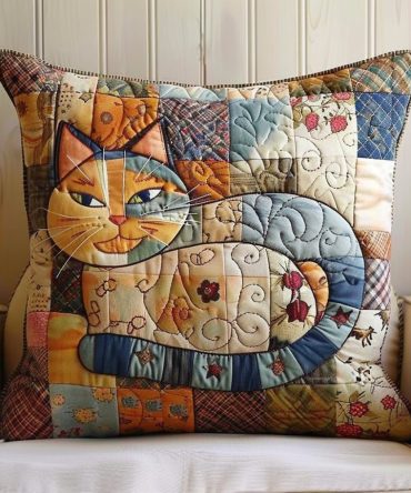 Playful Patchwork Cat Quilted Pillow Cover — Cozy Decorative Throw Pillow Case For Cat Lovers, Soft Quilted Fabric, Machine-Washable, Gift-Ready