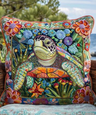 Pristine Turtle Quilted Pillow Cover — Minimal Coastal Decorative Pillowcase With Fresh Marine Graphics For Serene Beach Bedroom Decor